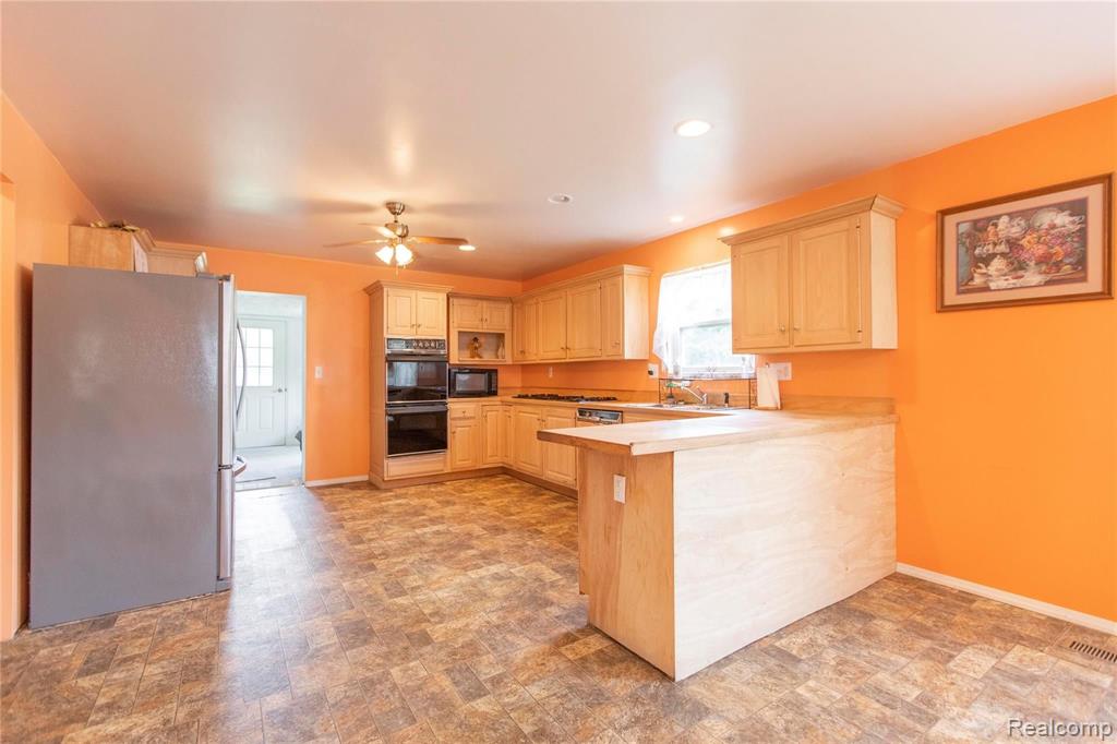 46291 Wear Road Belleville, MI 48111 - Photo 14 of 36
