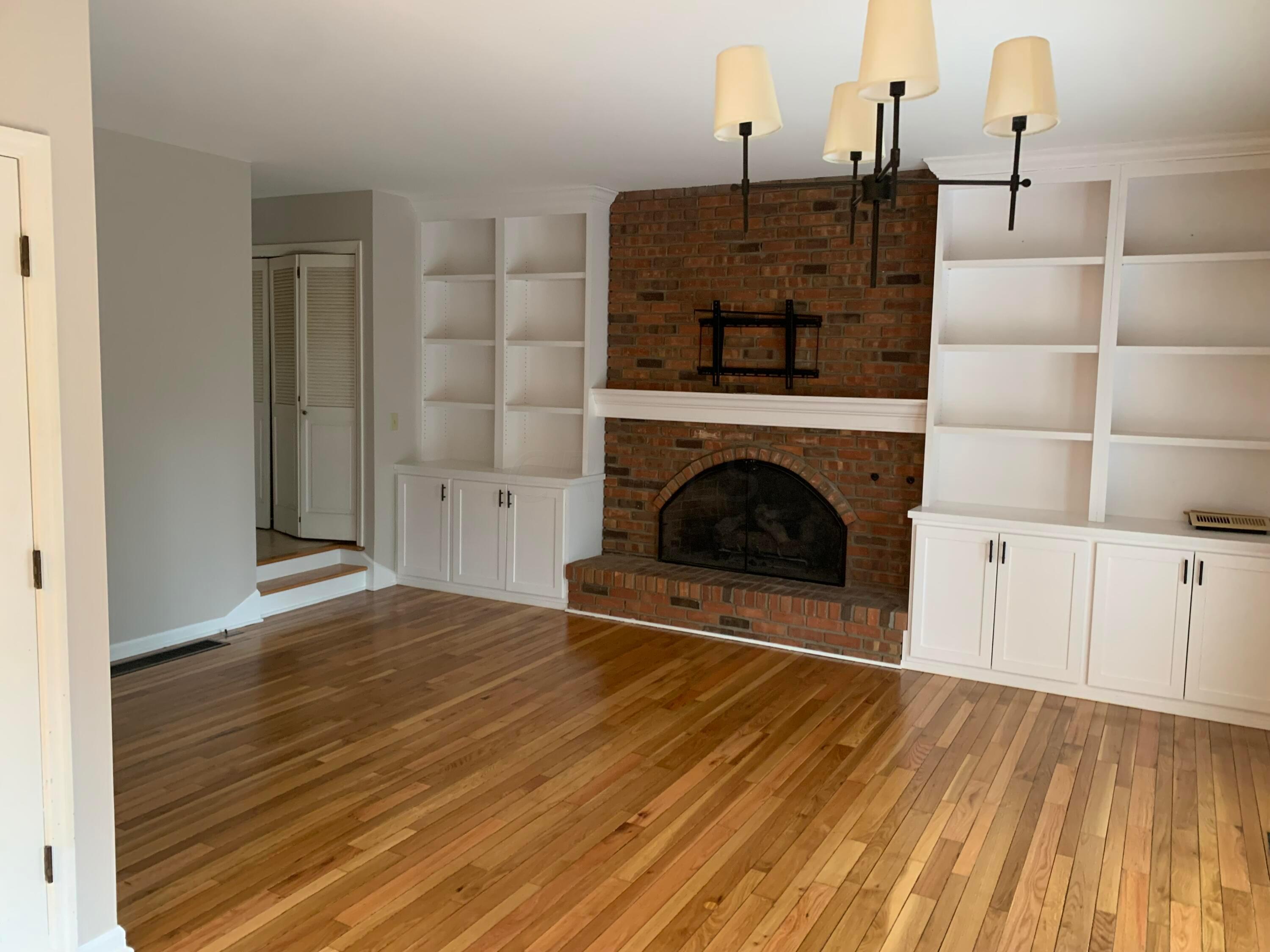 2100 Cheltenham Road Columbus, OH 43220 - Photo 5 of 13 Living