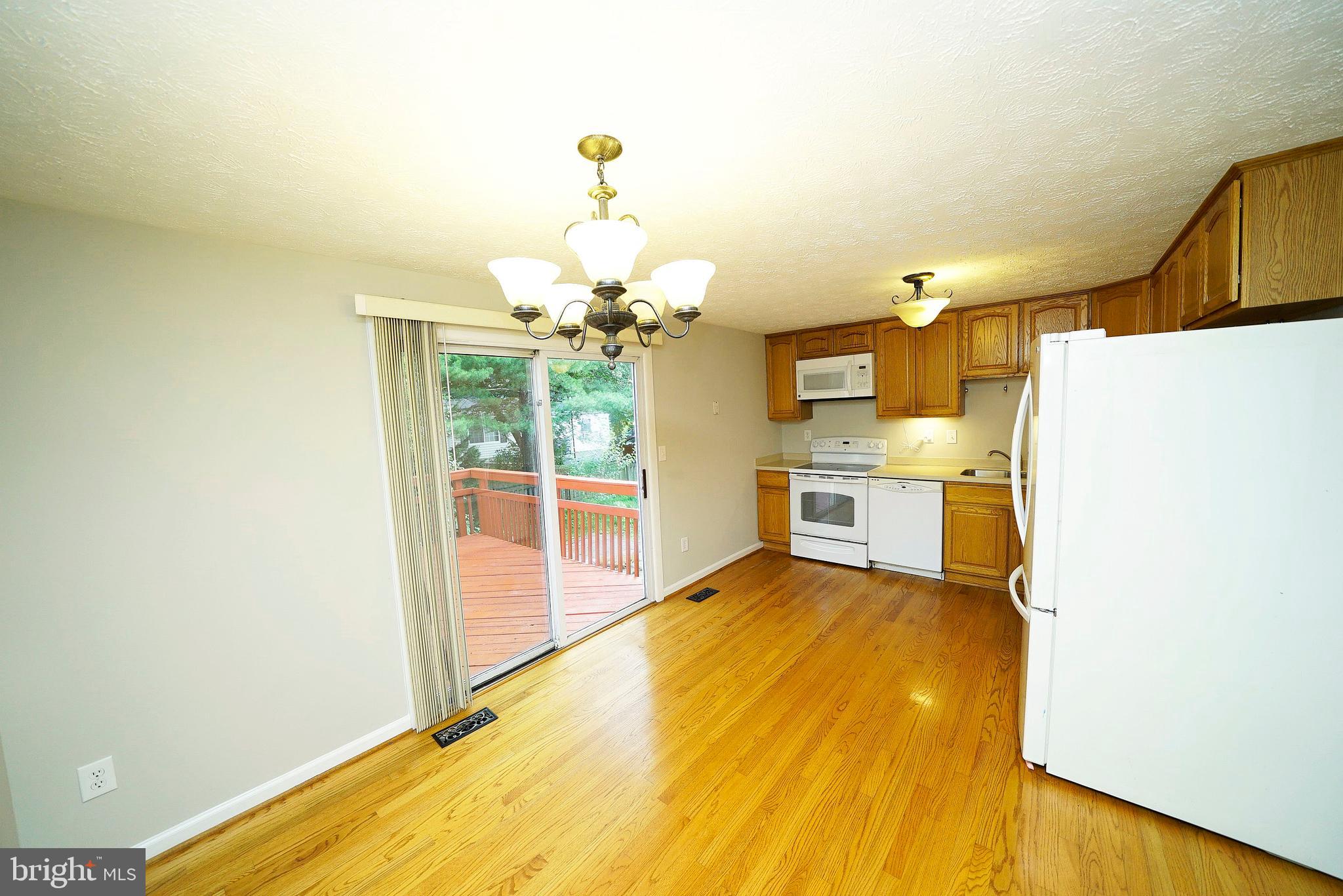 4523 Cub Run Road Chantilly, VA 20151 - Photo 11 of 30 KITCHEN 2