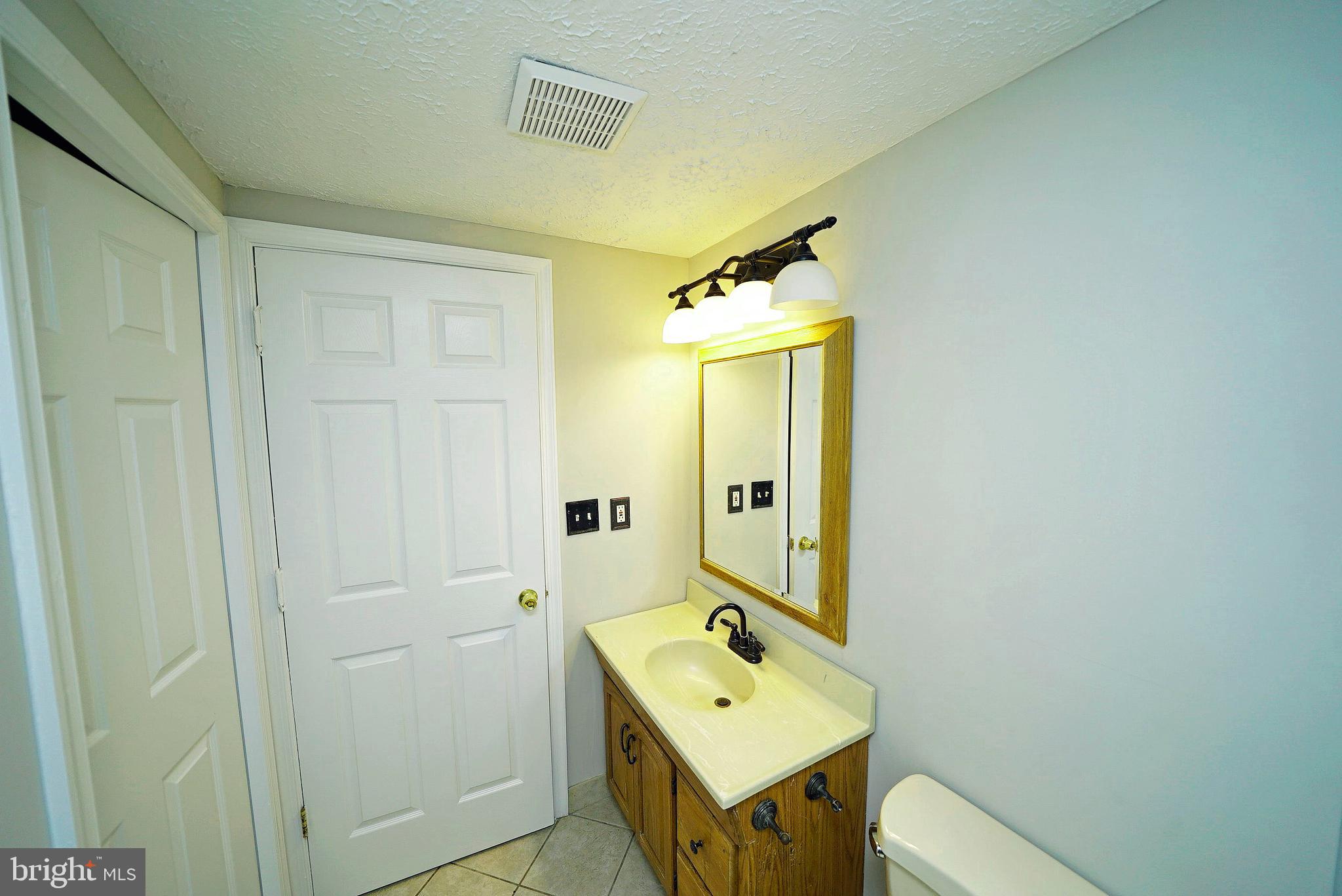 4523 Cub Run Road Chantilly, VA 20151 - Photo 24 of 30 UPPER LEVEL FULL BATH 2