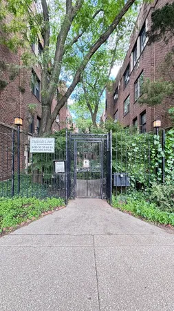 $249,900 | 5455 South Ingleside Avenue, Unit 1E, Chicago, IL 60615