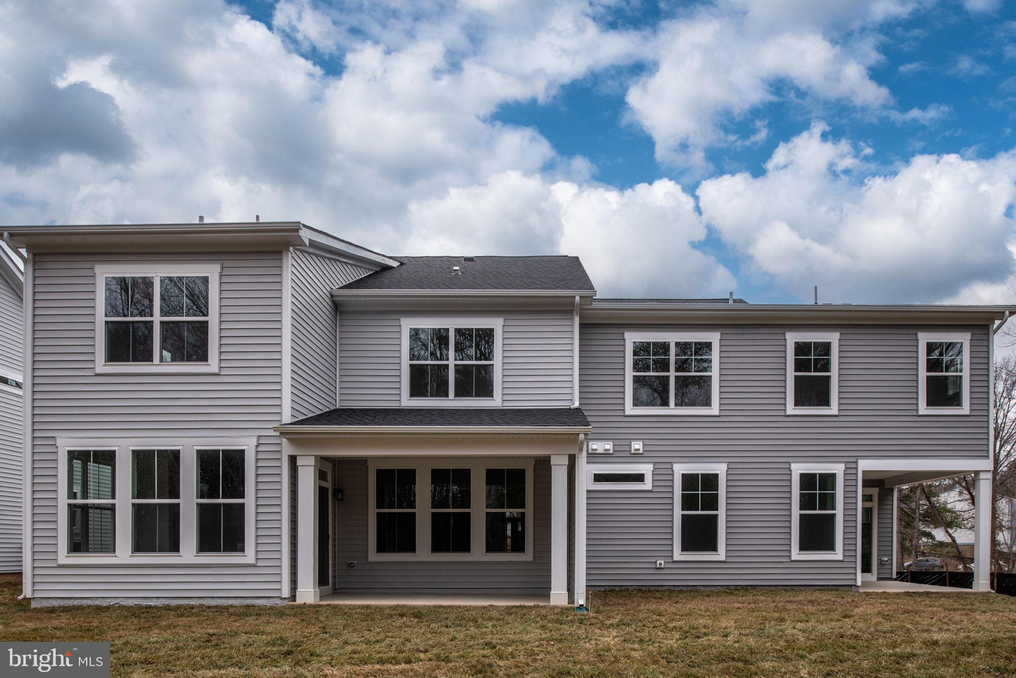 8712 Southrun Road Lorton, VA 22079 - Photo 9 of 61