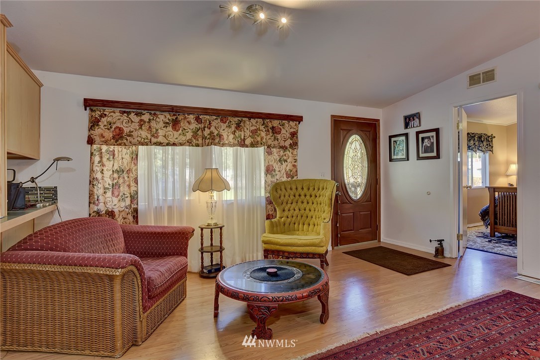 4691 Northeast Minder Road Poulsbo, WA 98370 - Photo 11 of 24 Gallery Image 11