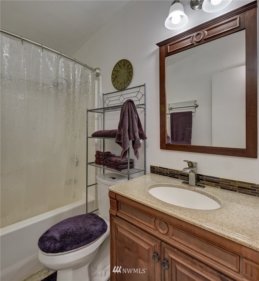 4691 Northeast Minder Road Poulsbo, WA 98370 - Photo 17 of 24 Gallery Image 17