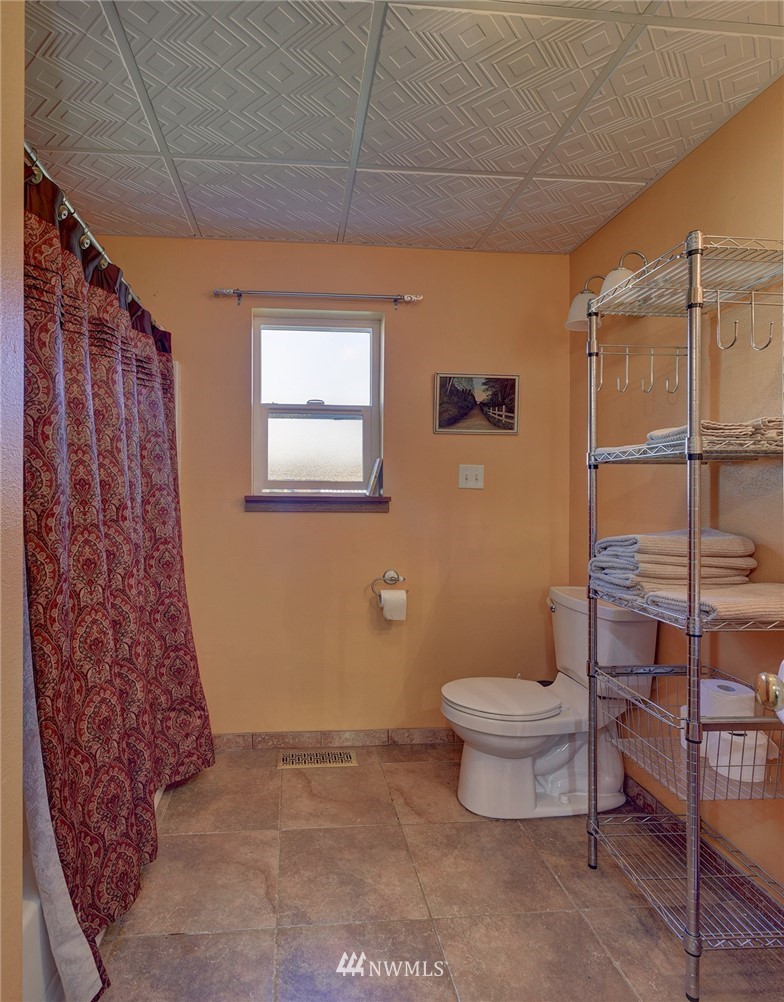 4691 Northeast Minder Road Poulsbo, WA 98370 - Photo 18 of 24 Gallery Image 18