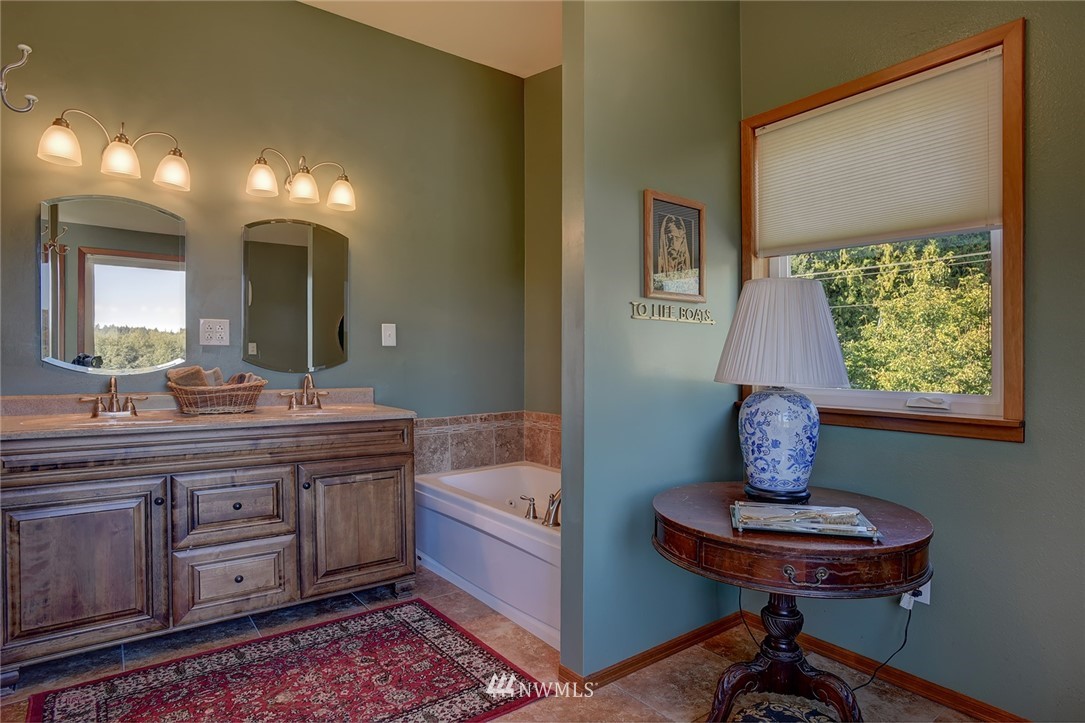 4691 Northeast Minder Road Poulsbo, WA 98370 - Photo 19 of 24 Gallery Image 19