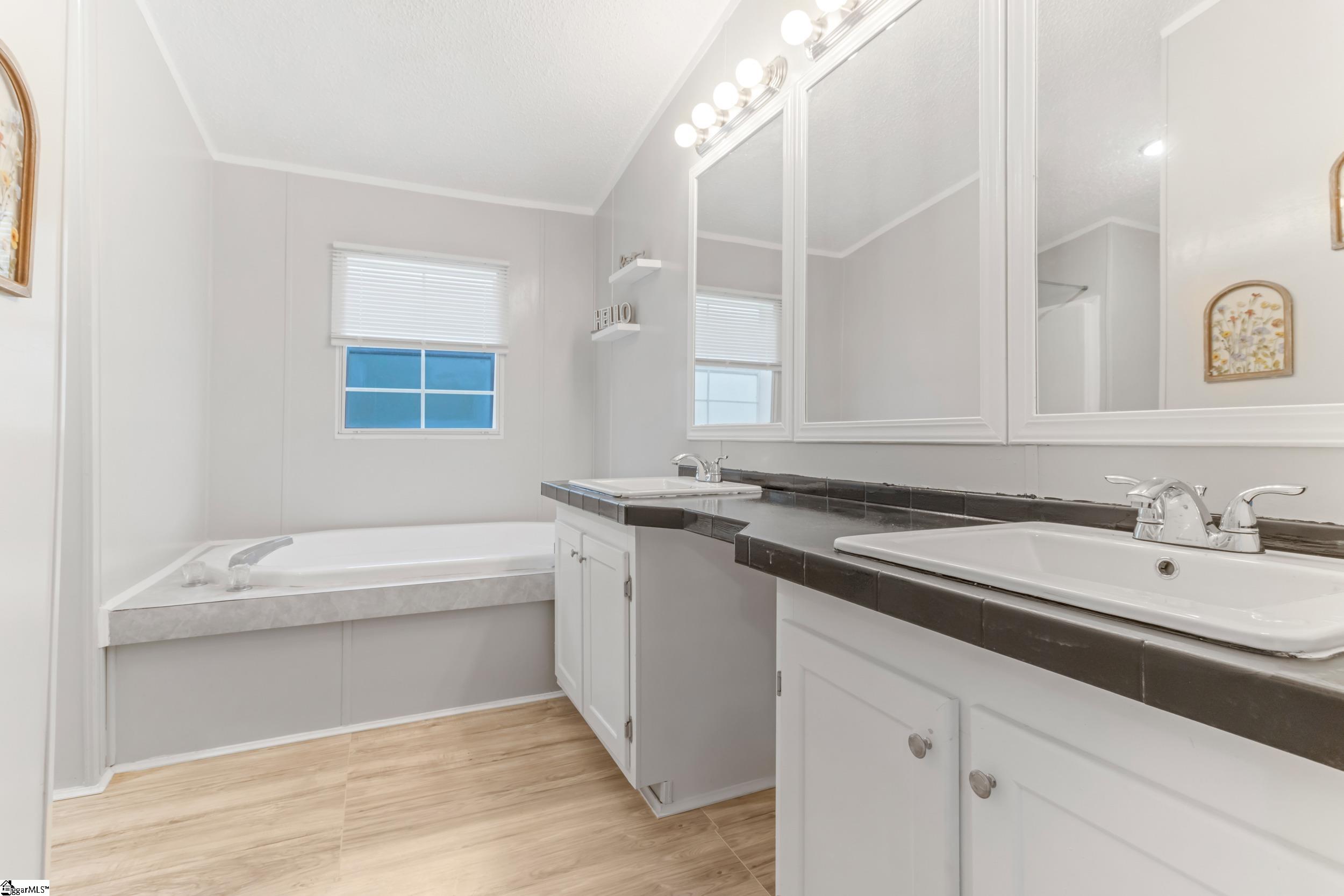 1298 Mordeci Mountain Road Gray Court, SC 29645 - Photo 17 of 35