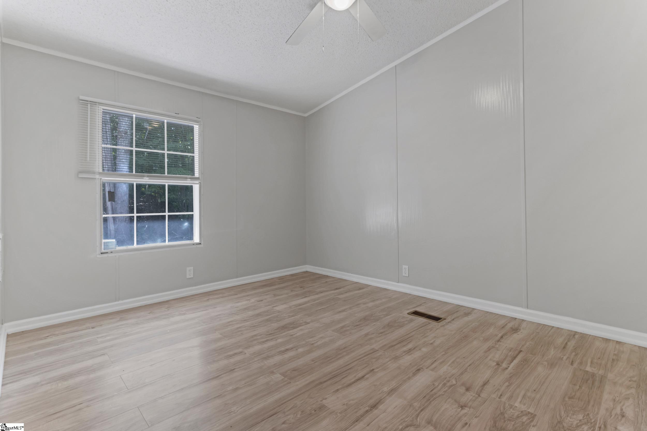 1298 Mordeci Mountain Road Gray Court, SC 29645 - Photo 21 of 35