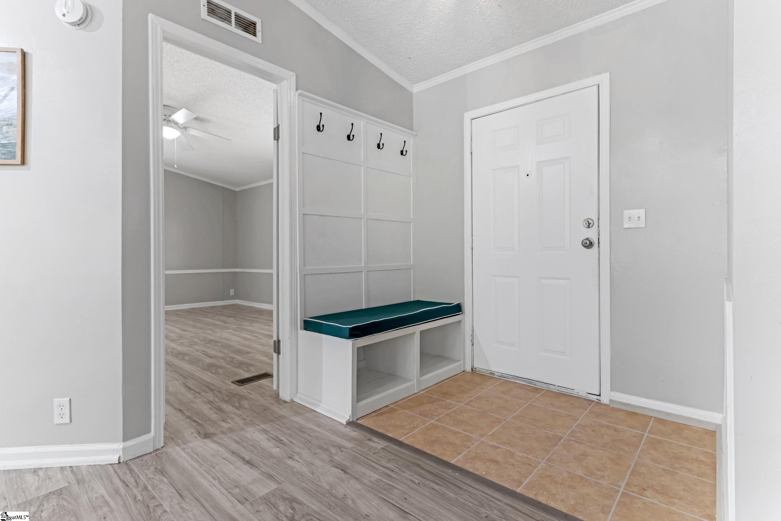 1298 Mordeci Mountain Road Gray Court, SC 29645 - Photo 3 of 35