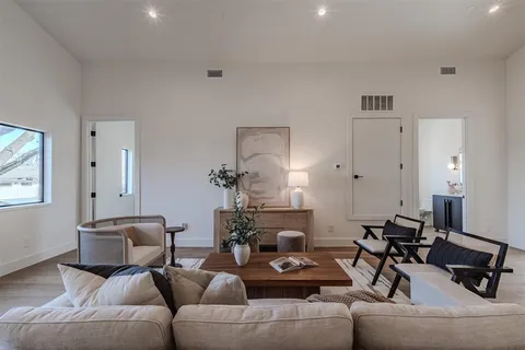 $1,824,000 | 7115 Casa Loma Avenue, Dallas, TX 75214