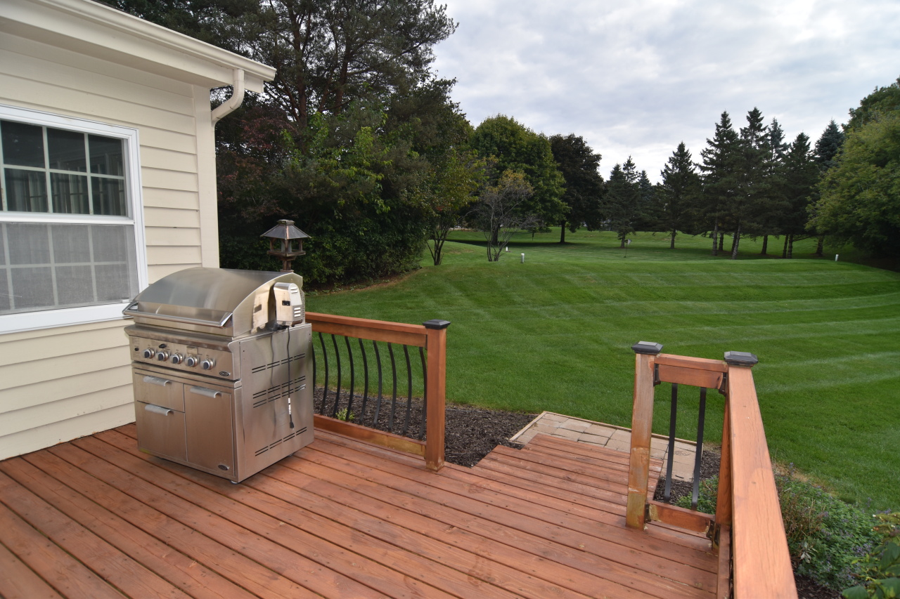 W312N4890 Chapel Ridge Road Merton, WI 53029 - Photo 25 of 30 Deck