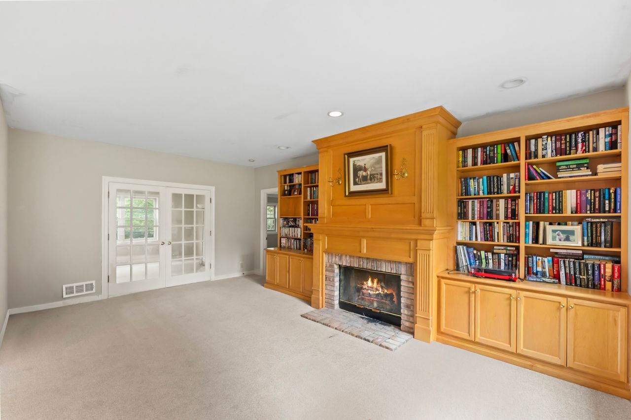 W312N4890 Chapel Ridge Road Merton, WI 53029 - Photo 3 of 30 Living Room