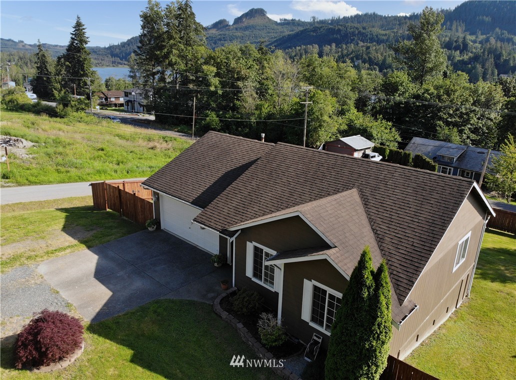 24303 Lee Road Mount Vernon, WA 98274 - Photo 2 of 39 Gallery Image 2