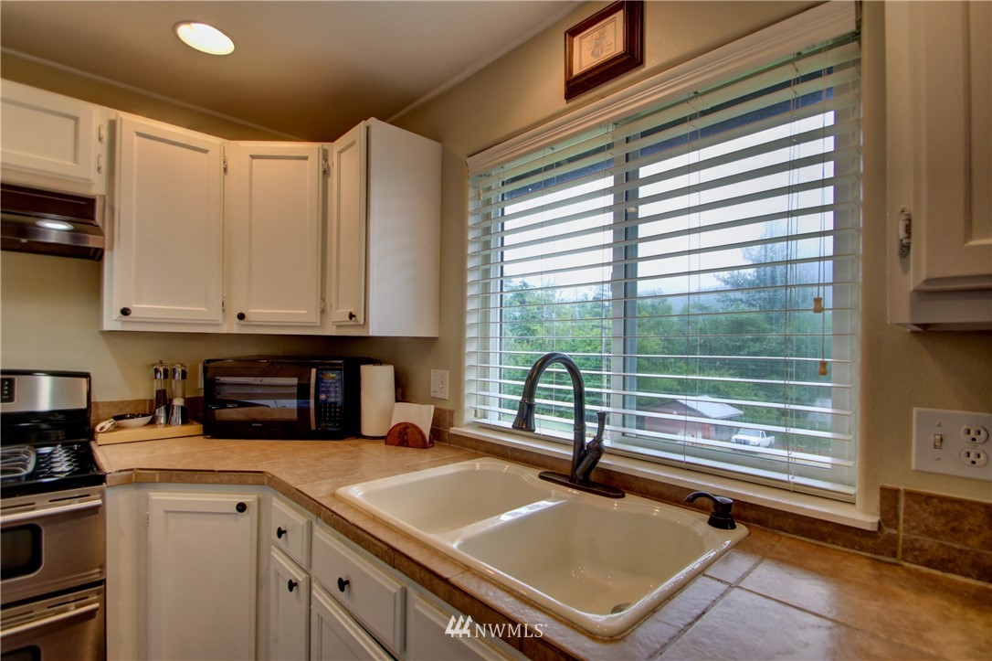 24303 Lee Road Mount Vernon, WA 98274 - Photo 15 of 39 Gallery Image 15