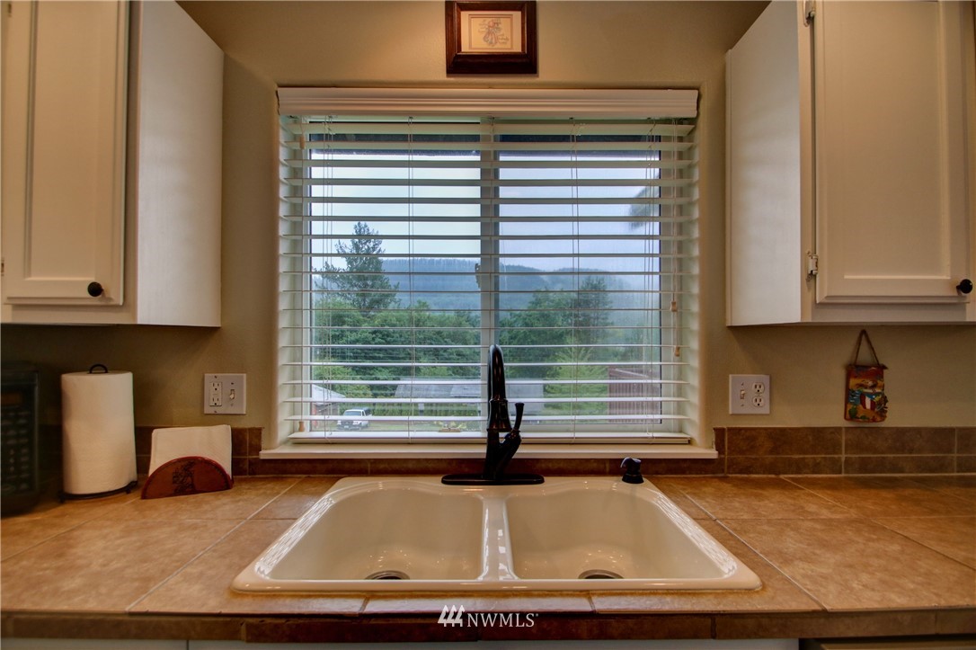 24303 Lee Road Mount Vernon, WA 98274 - Photo 17 of 39 Gallery Image 17