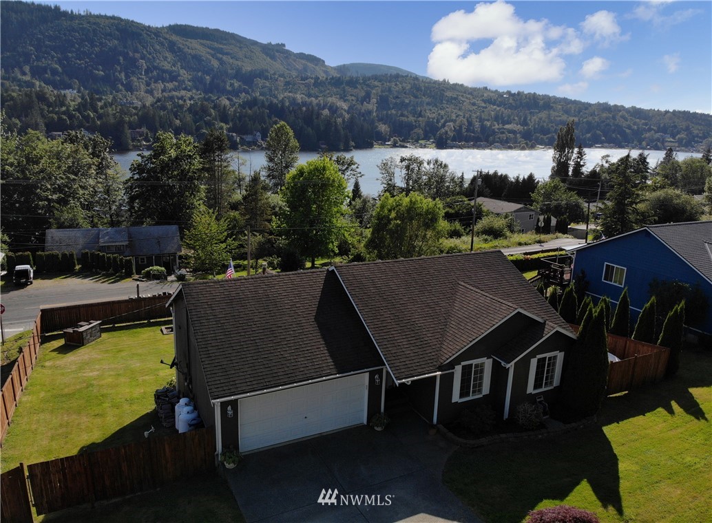 24303 Lee Road Mount Vernon, WA 98274 - Photo 3 of 39 Gallery Image 3
