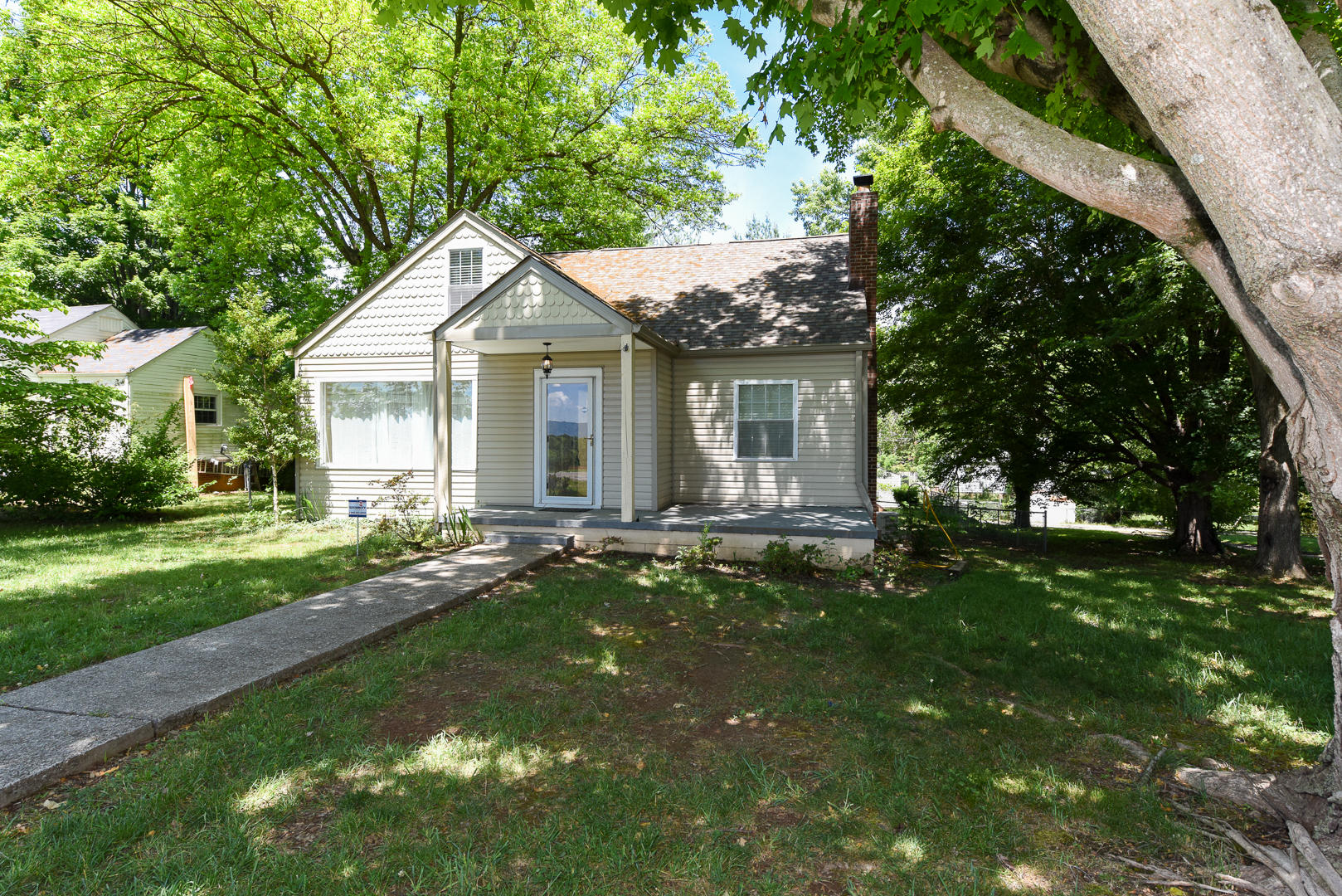 2007 Crest Road Maryville, TN 37804 - Photo 1 of 33 2007 Crest Road