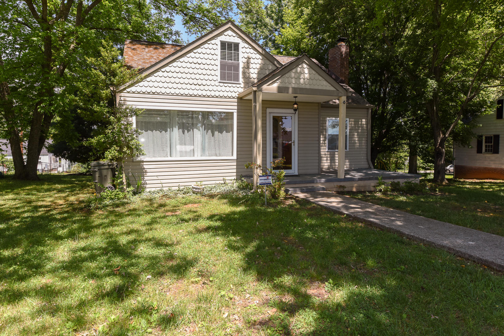 2007 Crest Road Maryville, TN 37804 - Photo 3 of 33 DSC_5570
