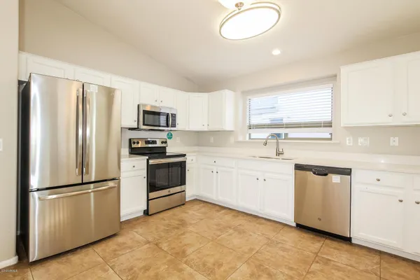 $2,000 | 614 East Jeanne Lane, San Tan Valley, AZ 85140