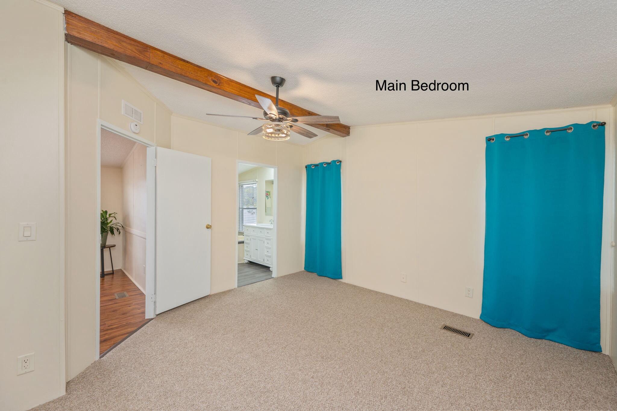 1314 Riddle Drive Westville, FL 32464 - Photo 14 of 35 a view of a hallway
