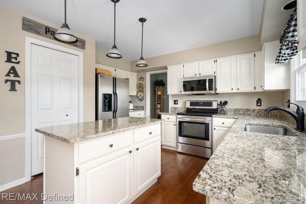 1644 Devonwood Drive Rochester Hills, MI 48306 - Photo 14 of 56