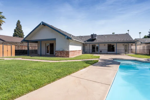 $539,900 | 744 West Magill Avenue, Fresno, CA 93704