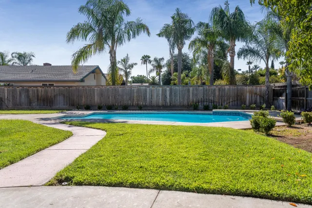 $539,900 | 744 West Magill Avenue, Fresno, CA 93704