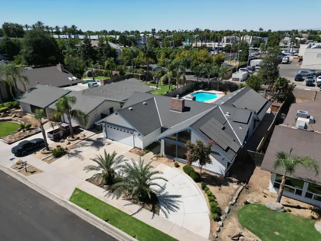 $539,900 | 744 West Magill Avenue, Fresno, CA 93704