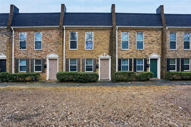 $239,999 | 105 North River Drive, Unit C, Atlanta, GA 30350