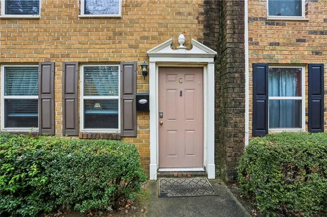$239,999 | 105 North River Drive, Unit C, Atlanta, GA 30350