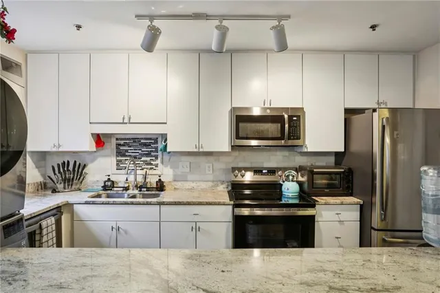 $239,999 | 105 North River Drive, Unit C, Atlanta, GA 30350