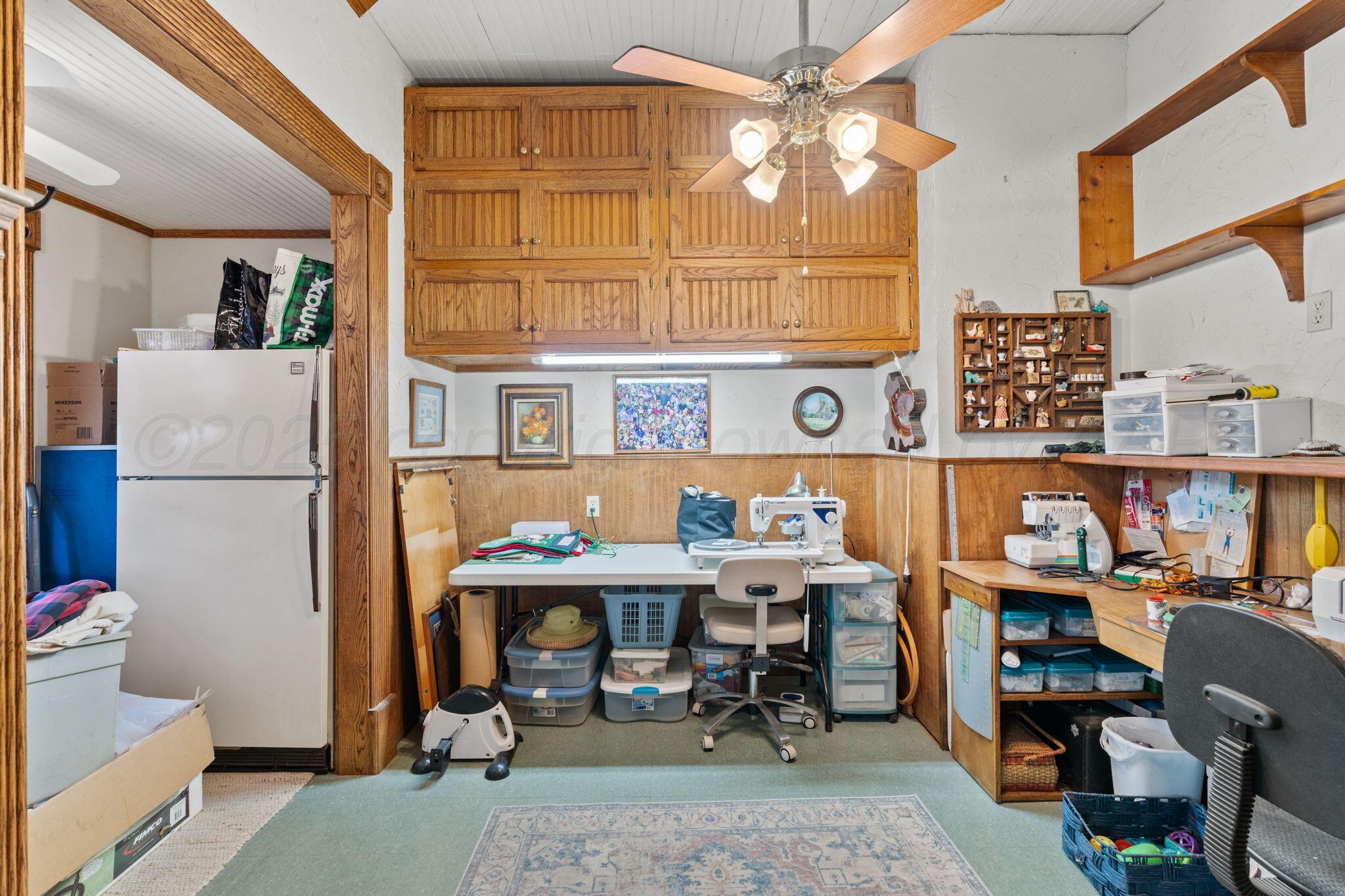 2403 Maple Lane Kingsland, TX 78639 - Photo 21 of 46 a workspace with furniture