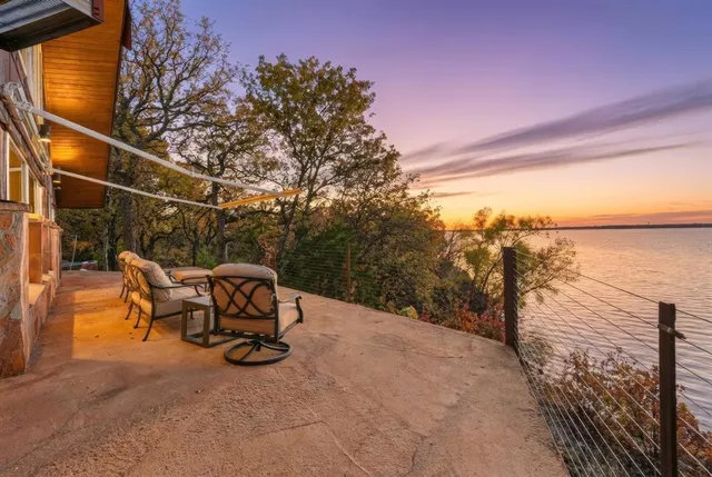 $2,000,000 | 640 Diamond Point Drive, Oak Point, TX 75068