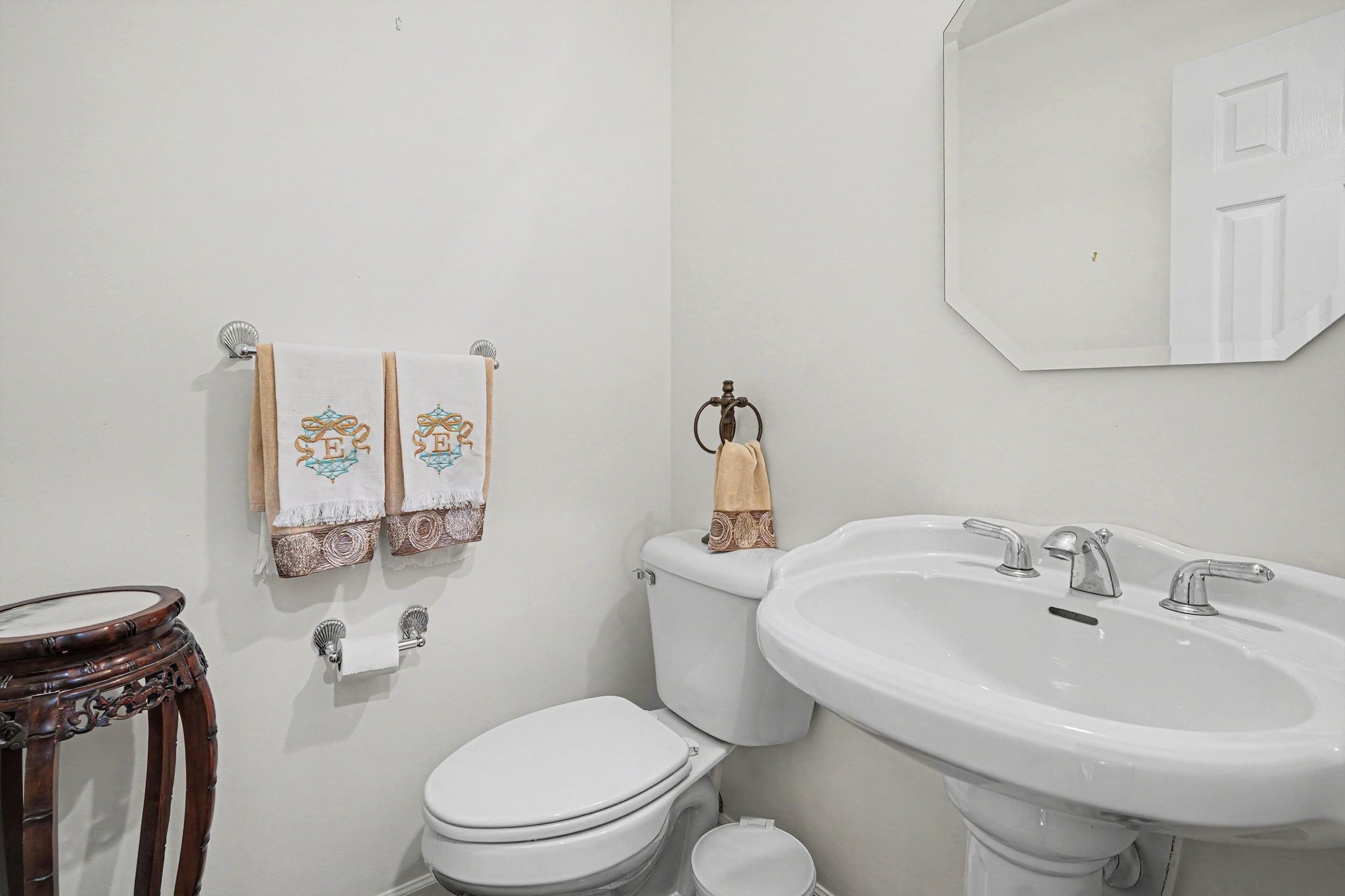 5833 Highway 76 East Springfield, TN 37172 - Photo 31 of 66 a bathroom with a sink a toilet and mirror