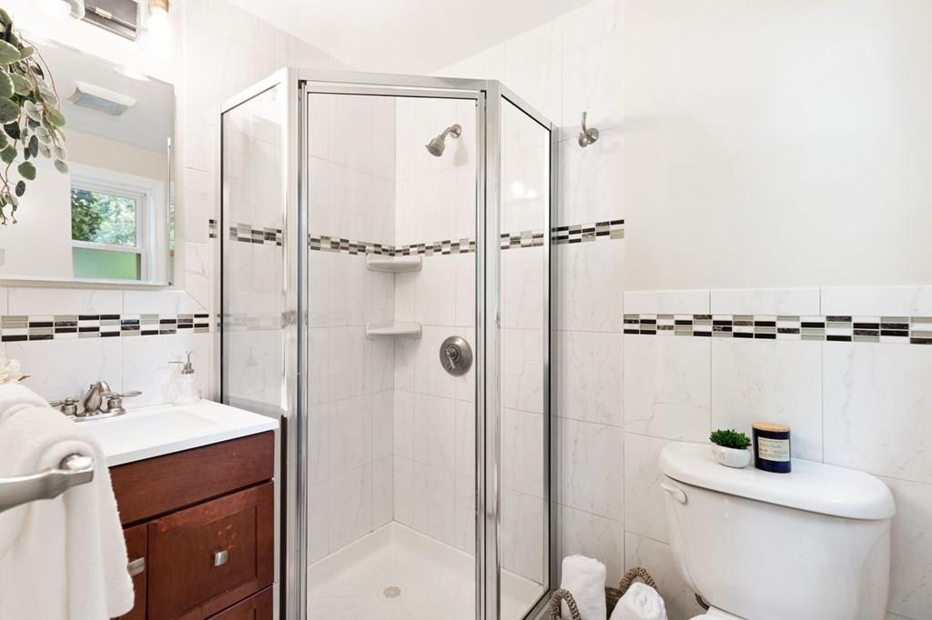 7 Lawrence Lane Lexington, MA 02421 - Photo 11 of 24 Gallery Image 11