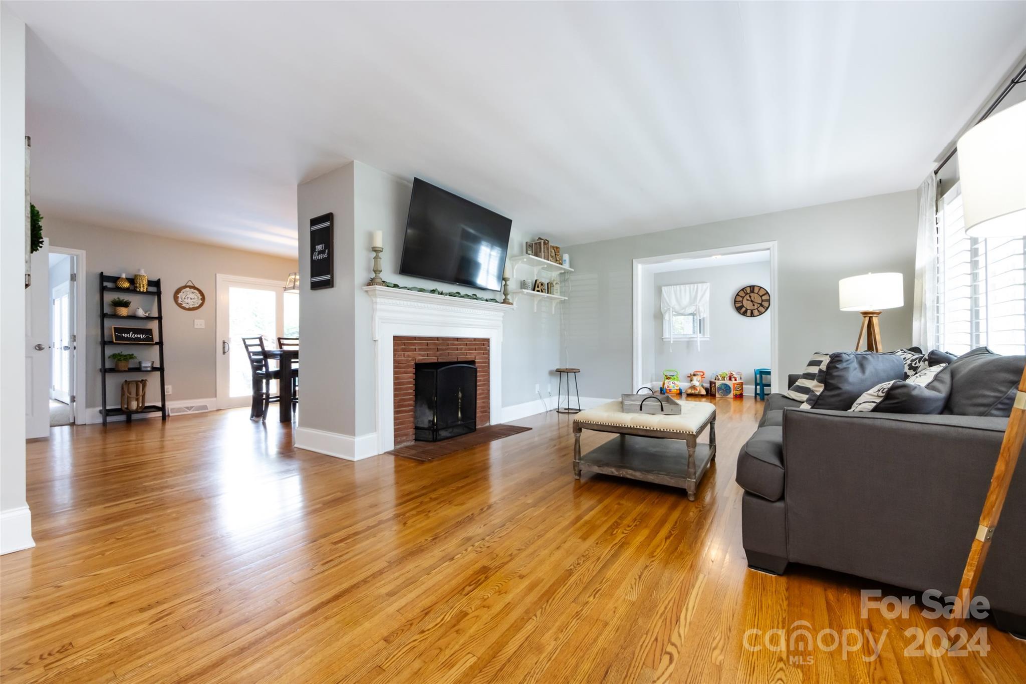 1233 Barkley Road Charlotte, NC 28209 - Photo 7 of 43 Gallery Image 7