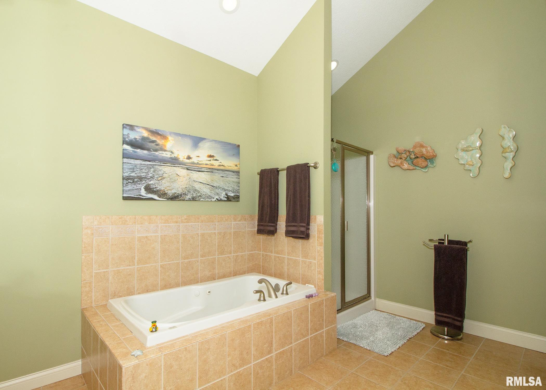 4036 River Drive, Unit 4D Moline, IL 61265 - Photo 16 of 25