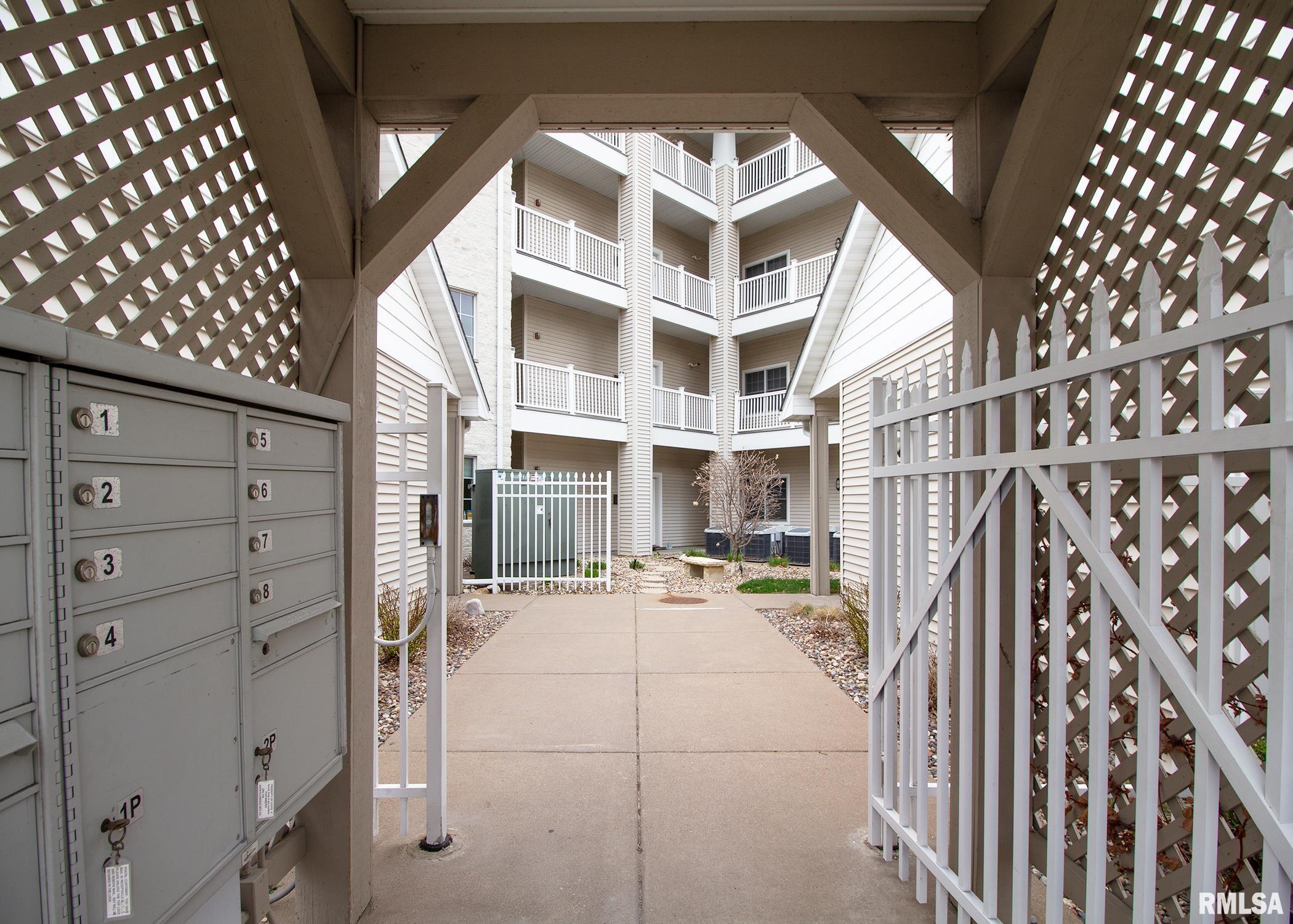 4036 River Drive, Unit 4D Moline, IL 61265 - Photo 23 of 25