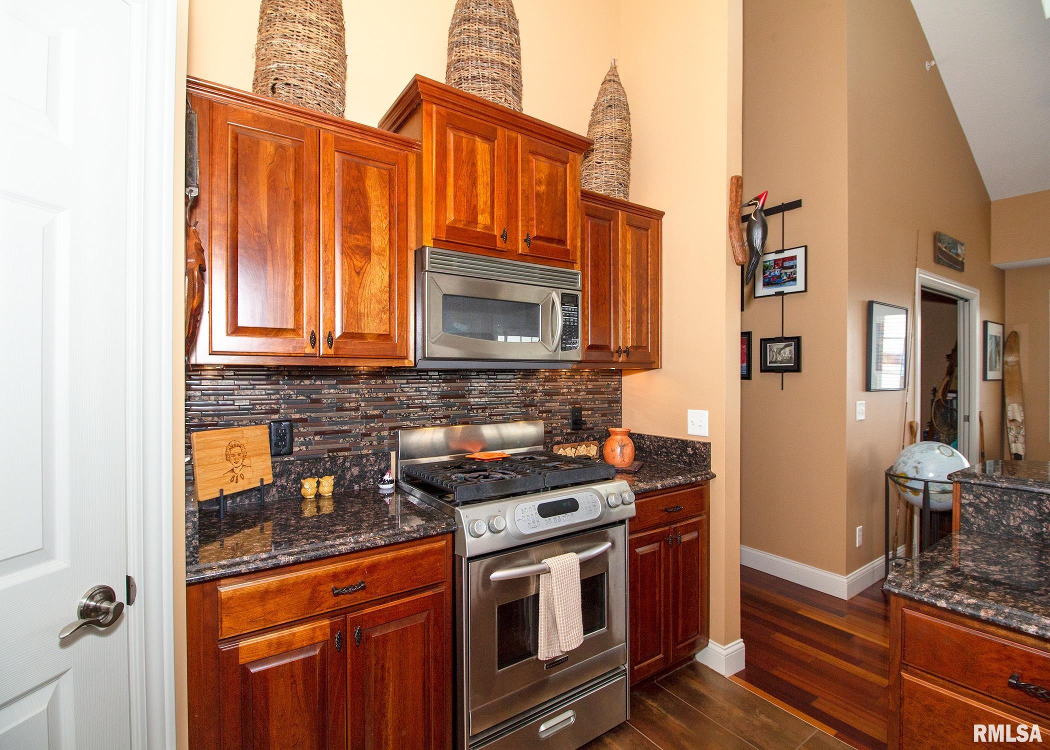 4036 River Drive, Unit 4D Moline, IL 61265 - Photo 6 of 25