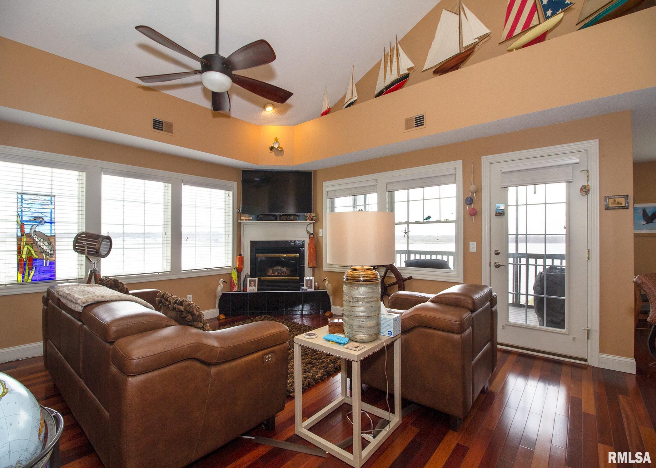 4036 River Drive, Unit 4D Moline, IL 61265 - Photo 9 of 25