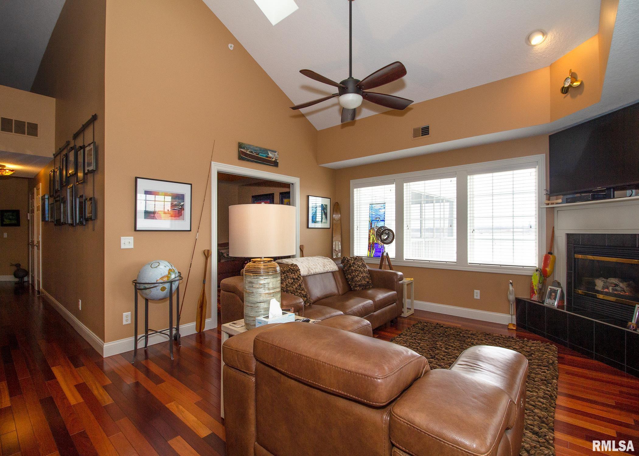 4036 River Drive, Unit 4D Moline, IL 61265 - Photo 10 of 25