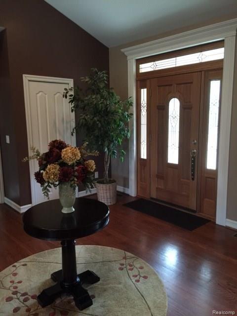 5209 Walker Road Davison, MI 48423 - Photo 5 of 68 Big foyer