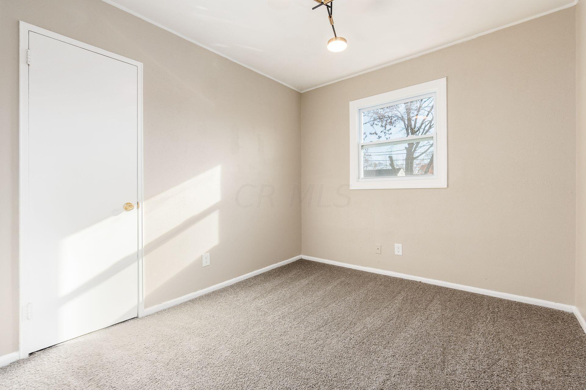 4983 Justin Road Columbus, OH 43227 - Photo 23 of 33 025_fe23563_i 4983 Justin 061