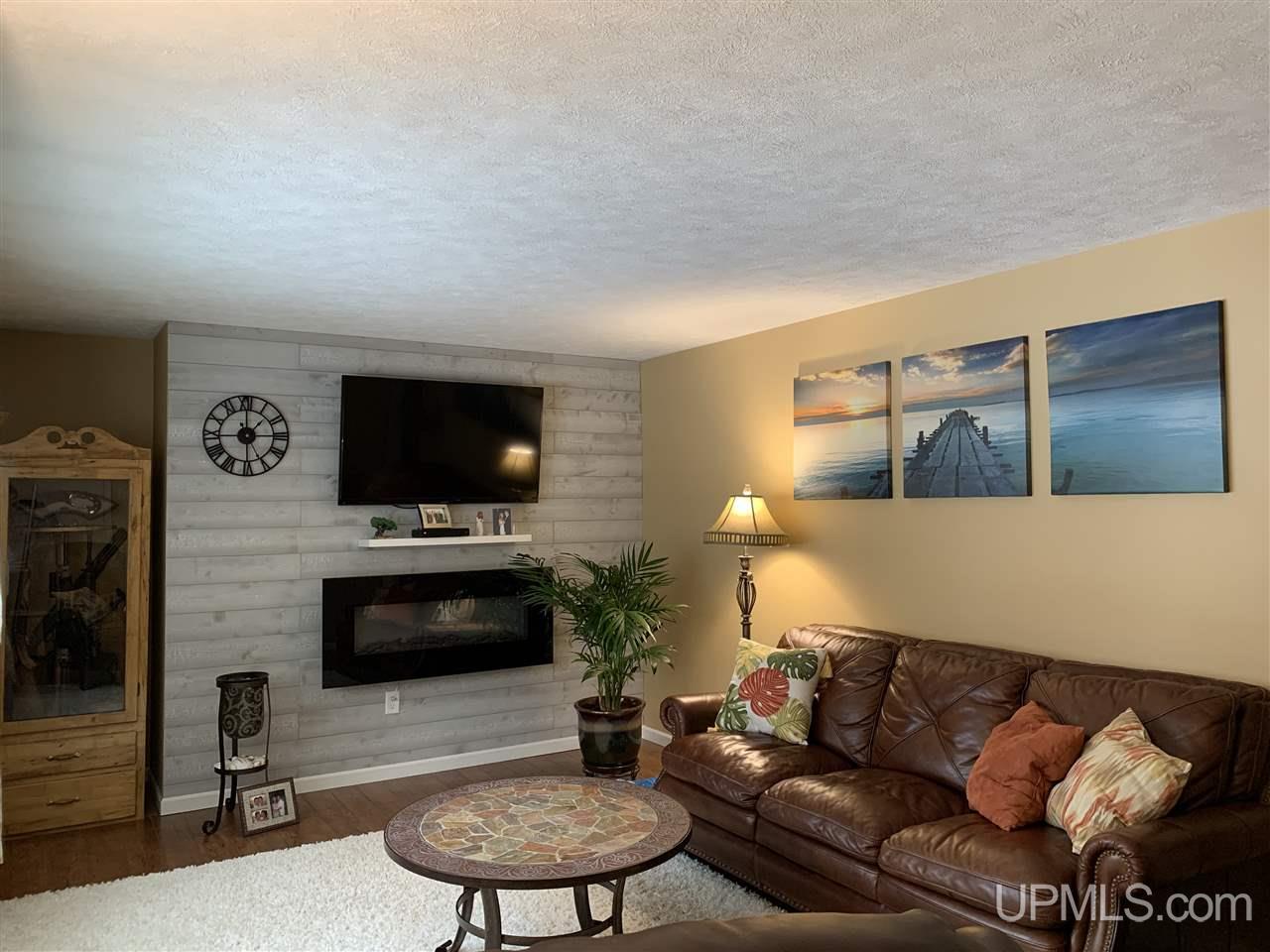 615 5th Street Lanse, MI 49946 - Photo 7 of 27