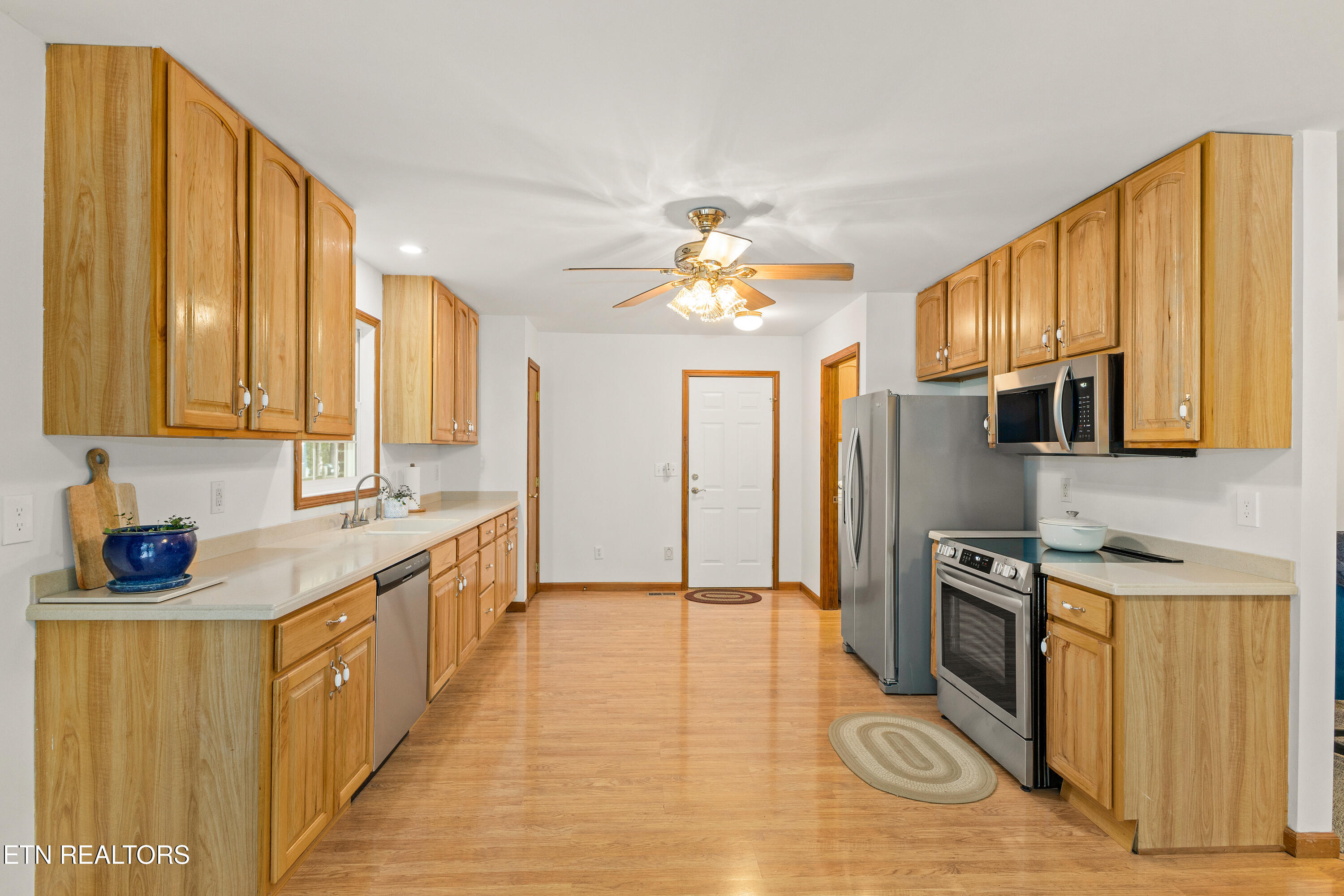 2127 David Miller Road Johnson City, TN 37604 - Photo 16 of 25 23-128A5961
