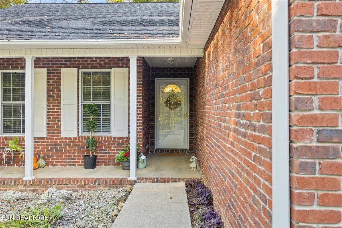 2127 David Miller Road Johnson City, TN 37604 - Photo 2 of 25 05-128A5985