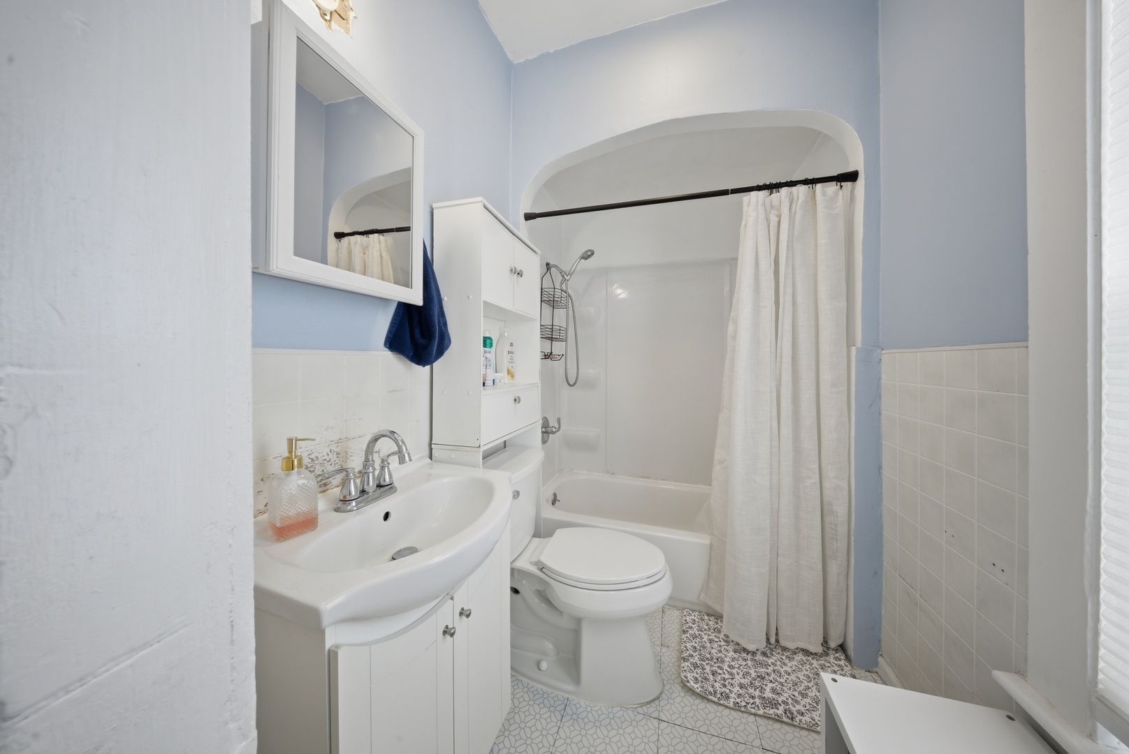 327 Silver Street Elgin, IL 60123 - Photo 16 of 26