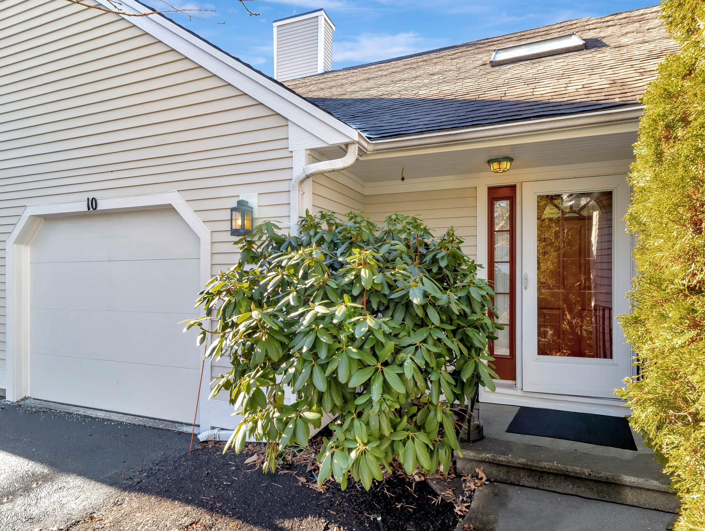 10 Kettle Lane Mashpee, MA 02649 - Photo 1 of 31 a front view of a house