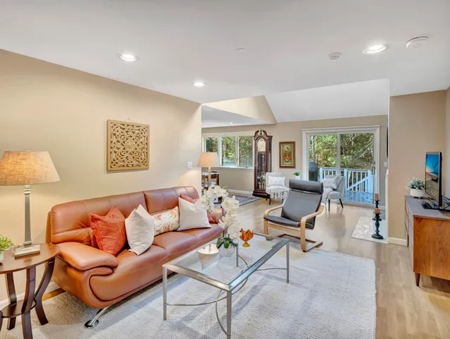 $535,000 | 10 Kettle Lane, Mashpee, MA 02649