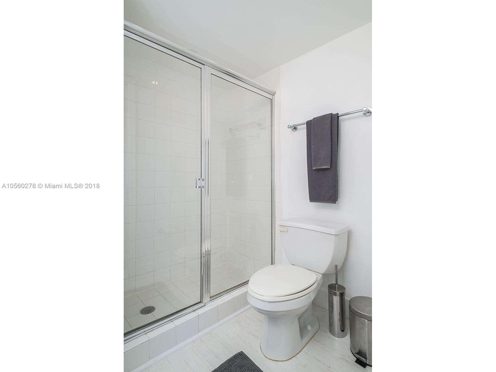 90 Alton Road, Unit 2709 Miami Beach, FL 33139 - Photo 14 of 24 Gallery Image 14